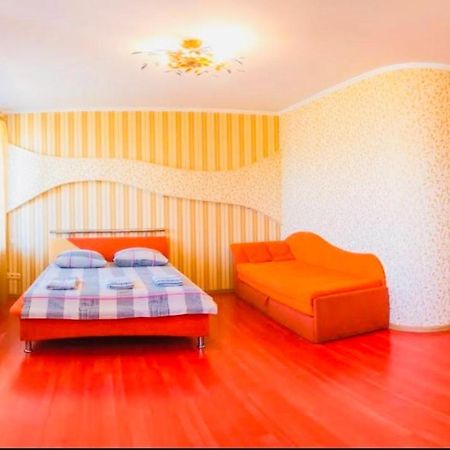 Red Apartment 2019 Very Centre Kherson Exterior photo